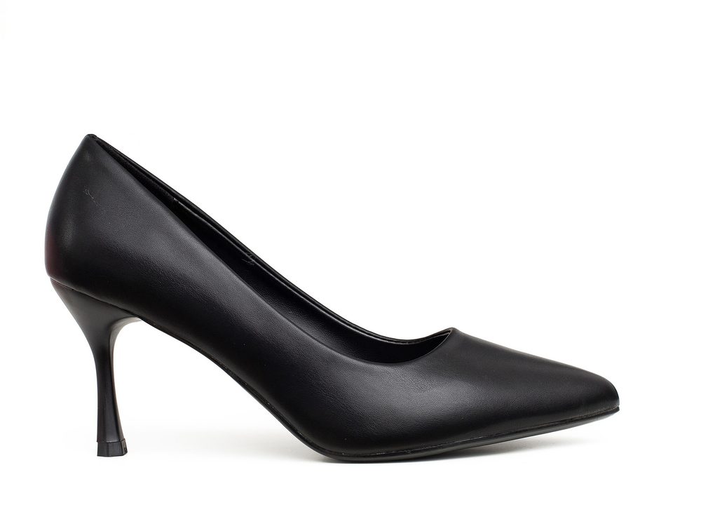 Heels: clean cutout on pure white after
