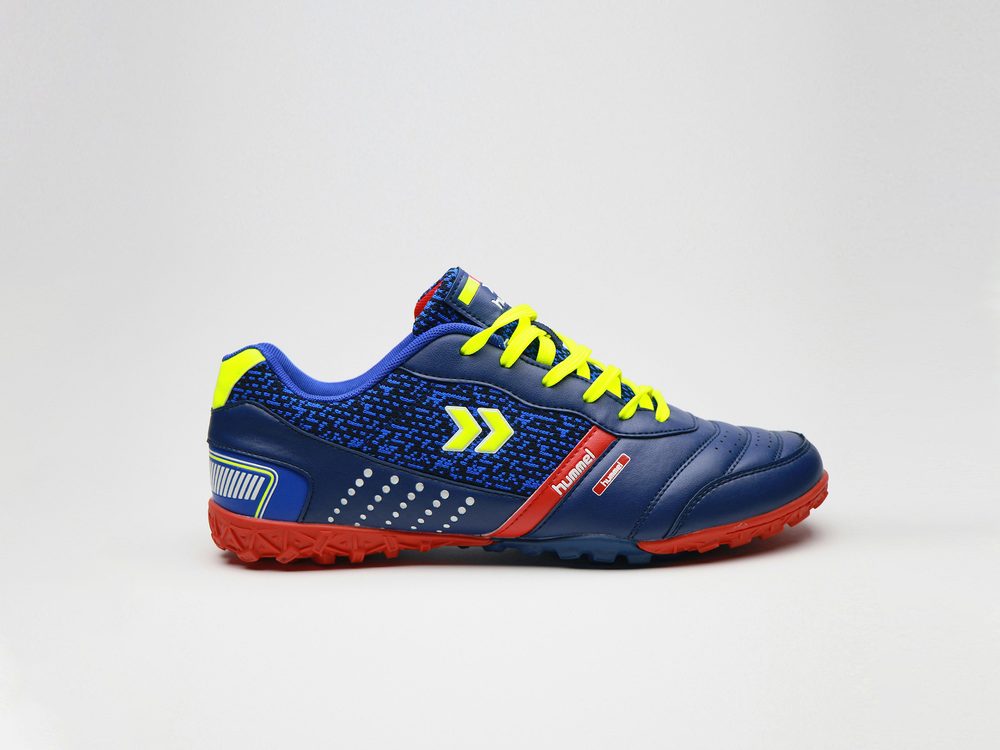 Sneaker: background removal with natural shadow before
